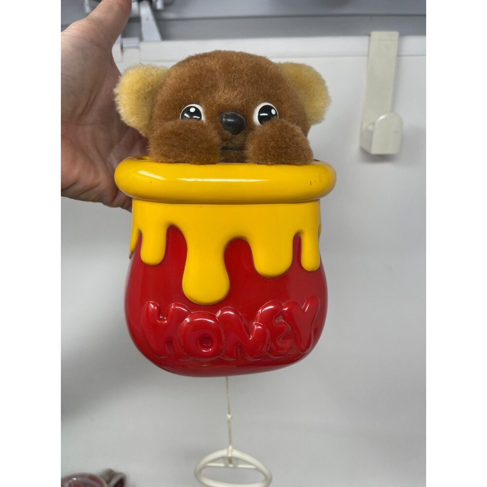 Vintage Musical Peek A Boo Bear Lullaby Crib Toy RED & Yellow Honey Pot Bear